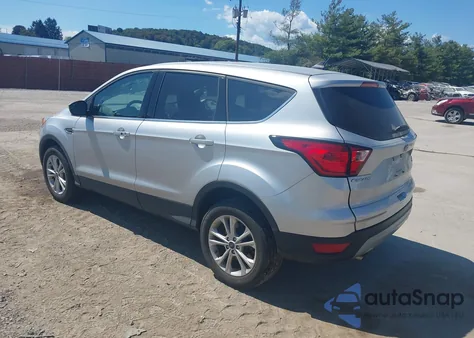 2019 Ford Escape Se z USA, uszkodzony, nr VIN 1FMCU9GD8KUC47305